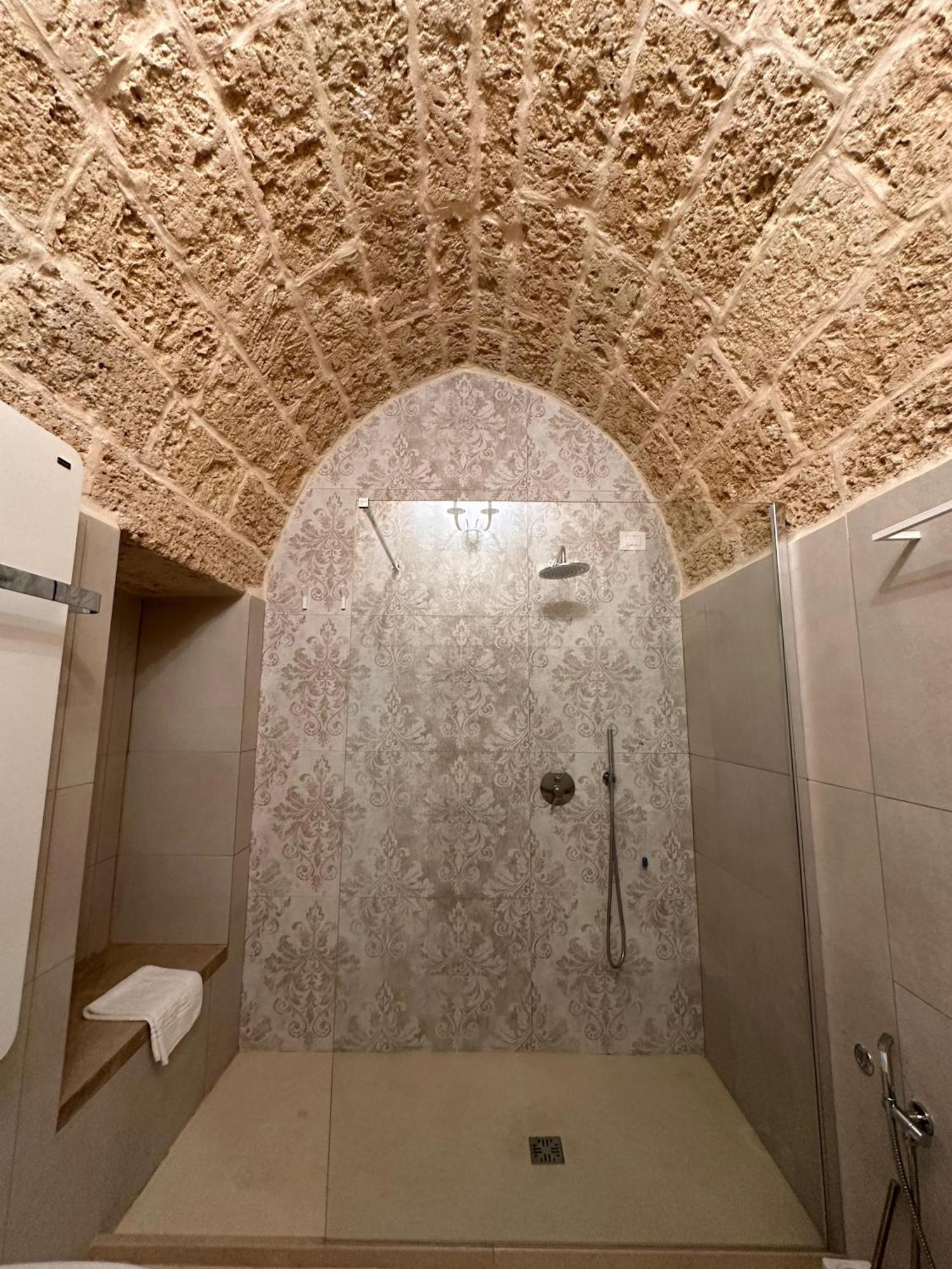 Palazzo Alma Luxury Rooms Casarano Kültér fotó