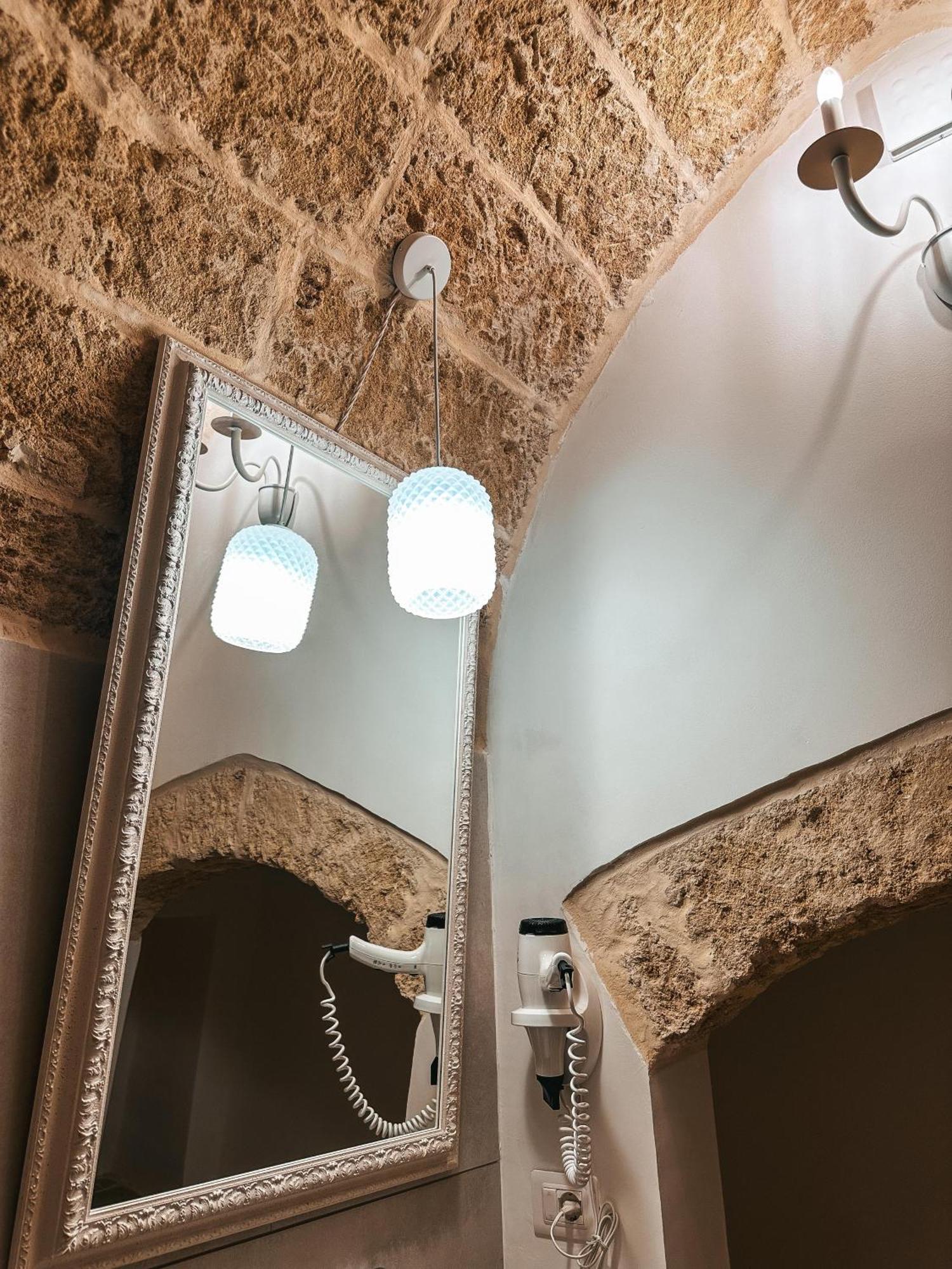 Palazzo Alma Luxury Rooms Casarano Kültér fotó