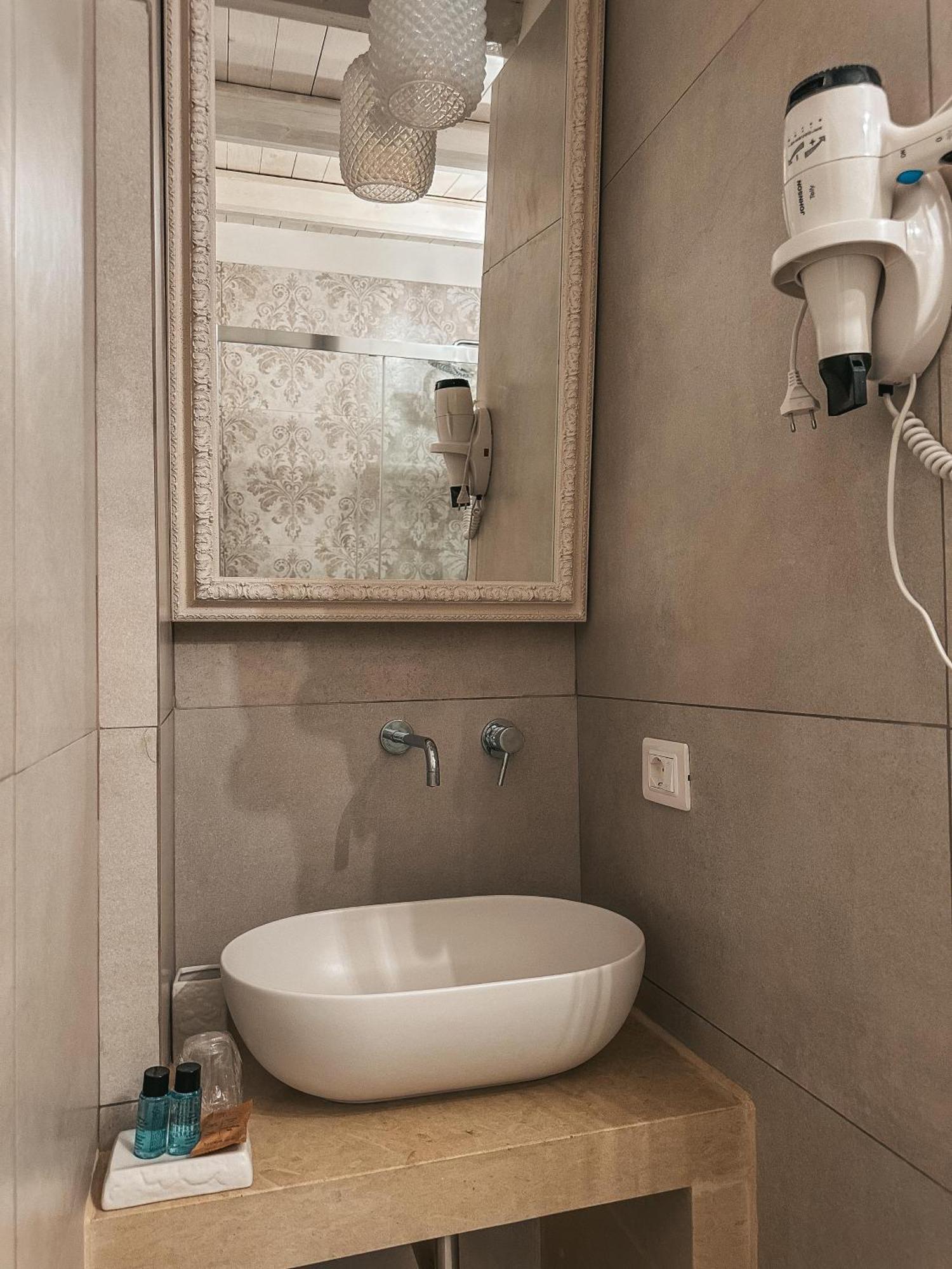 Palazzo Alma Luxury Rooms Casarano Kültér fotó